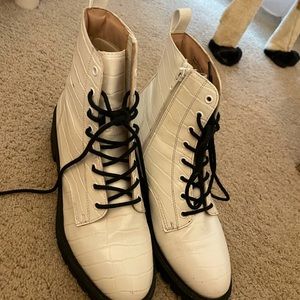 Nasty gal boots size 8 white